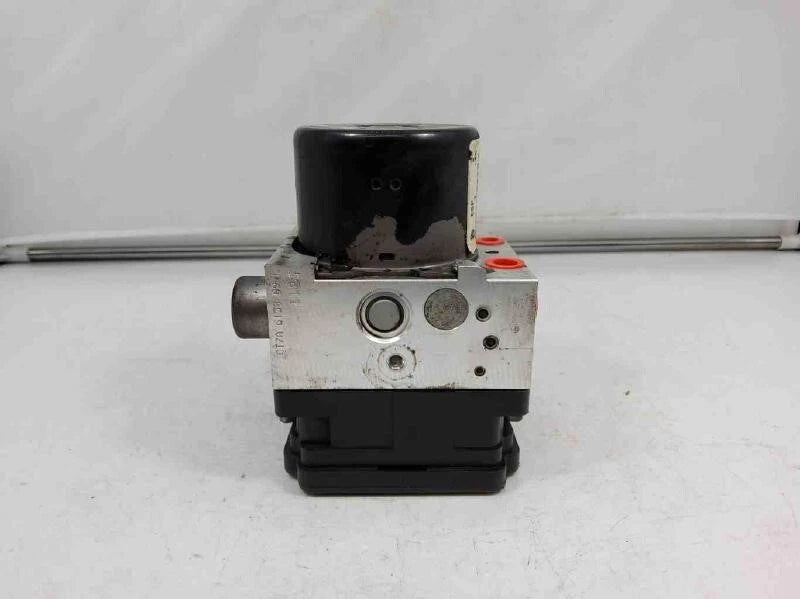 2005-2007 Jeep Commander Grand Cherokee ABS Anti-Lock Brake Pump Assembly | OEM image 1