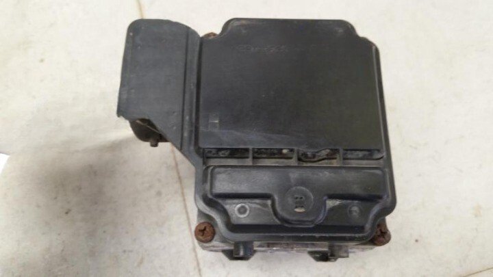 2001-2003 Toyota Highlander ABS Anti-Lock Brake Pump Assembly | OEM image 1