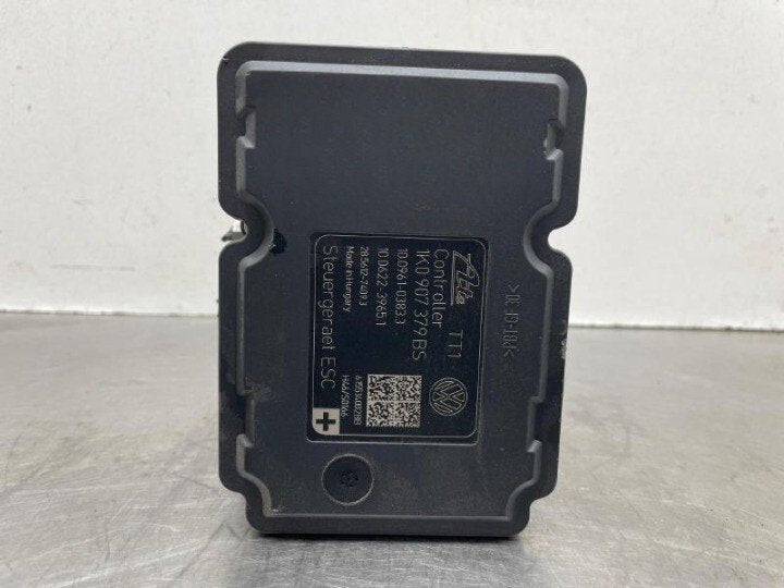 2015-2016 Volkswagen Beetle / Jetta ABS Actuator Pump - OEM image 2