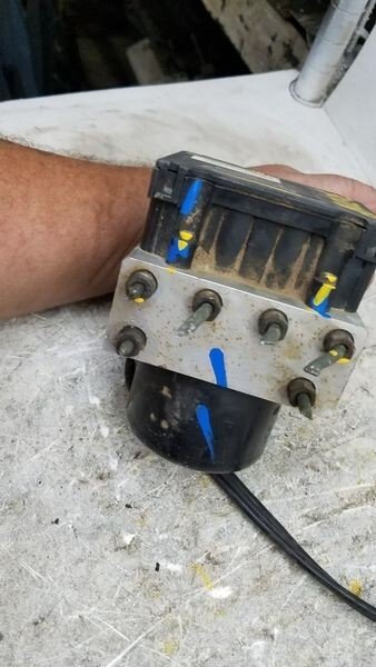 1998-2000 Honda Civic EX, LX ABS Anti-Lock Brake Pump Modulator Assembly | OEM image 1
