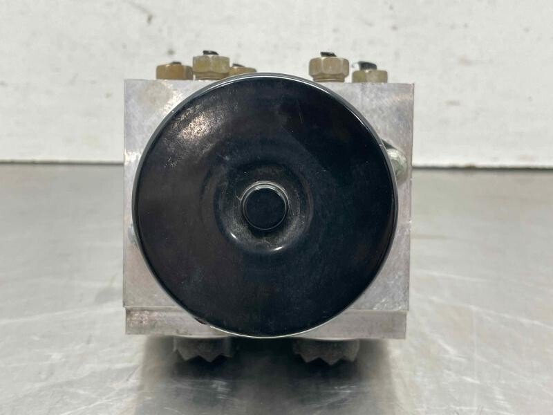 2005-2006 Ford F250 F350 Super Duty ABS Anti-Lock Brake Pump Assembly | OEM image 2