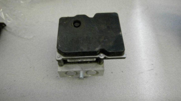 2011 Jeep Liberty ABS Actuator & Pump Assembly - OEM image 1