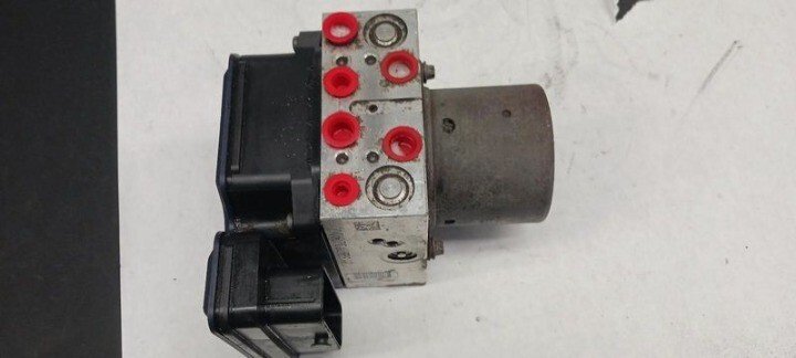 2015 Jeep Grand Cherokee ABS Pump Assembly - OEM image 0
