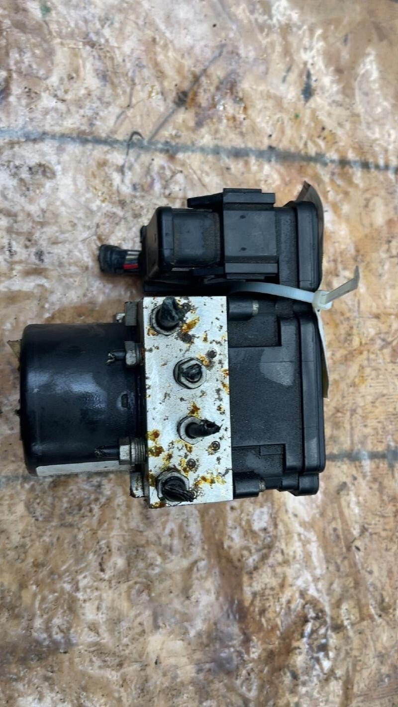 2012-2014 Ford Focus ABS Pump Assembly w/o Traction Control System - OEM image 1