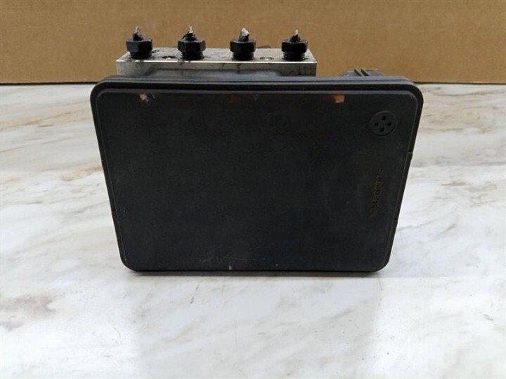 2014-2016 Kia Sportage - ABS Anti-Lock Brake Pump Assembly | OEM image 1