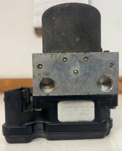 Chevy Cobalt 2005-2006 ABS Anti-Lock Brake Pump Module Assembly | OEM image 1