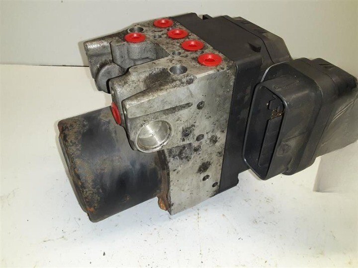2004-2007 Toyota Highlander ABS Anti-Lock Brake Pump Assembly | OEM image 0
