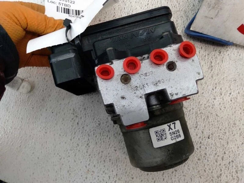 Honda Pilot 2006-2008 AWD ABS Anti-Lock Brake Pump Assembly | OEM image 1