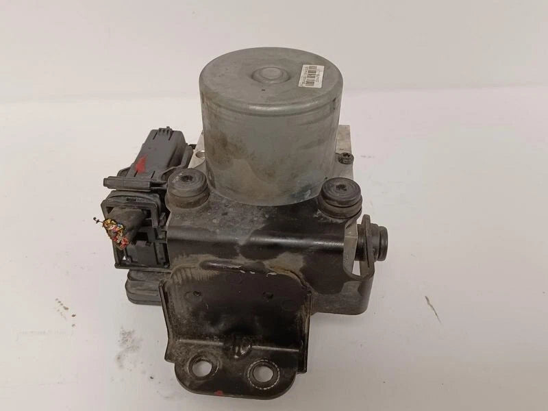 Kia Sorento 2014-2015 2.4L/3.3L ABS Anti-Lock Brake Pump Assembly | OEM image 0