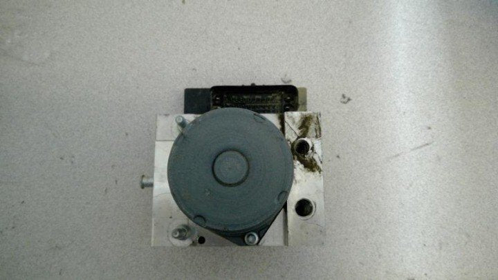 2011 Jeep Liberty ABS Actuator & Pump Assembly - OEM image 0